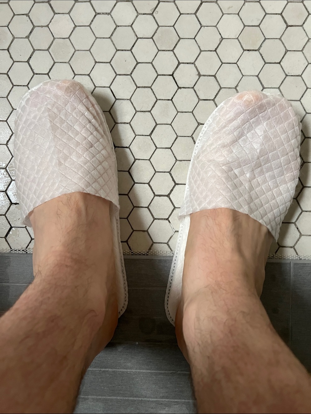 Hotel style one-time slippers - Picture 10 of 11